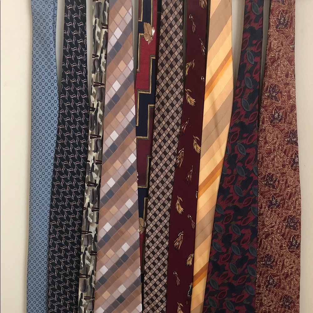 Elegant Men's Tie Collection in Assorted Patterns - Picture 2 of 2